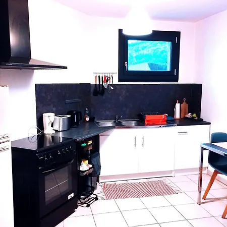 Grand Et Bel Classe 3 Etoiles * לאוולאנה