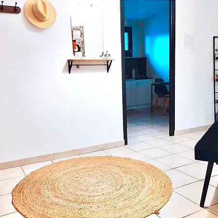 Grand Et Bel Classe 3 Etoiles לאוולאנה